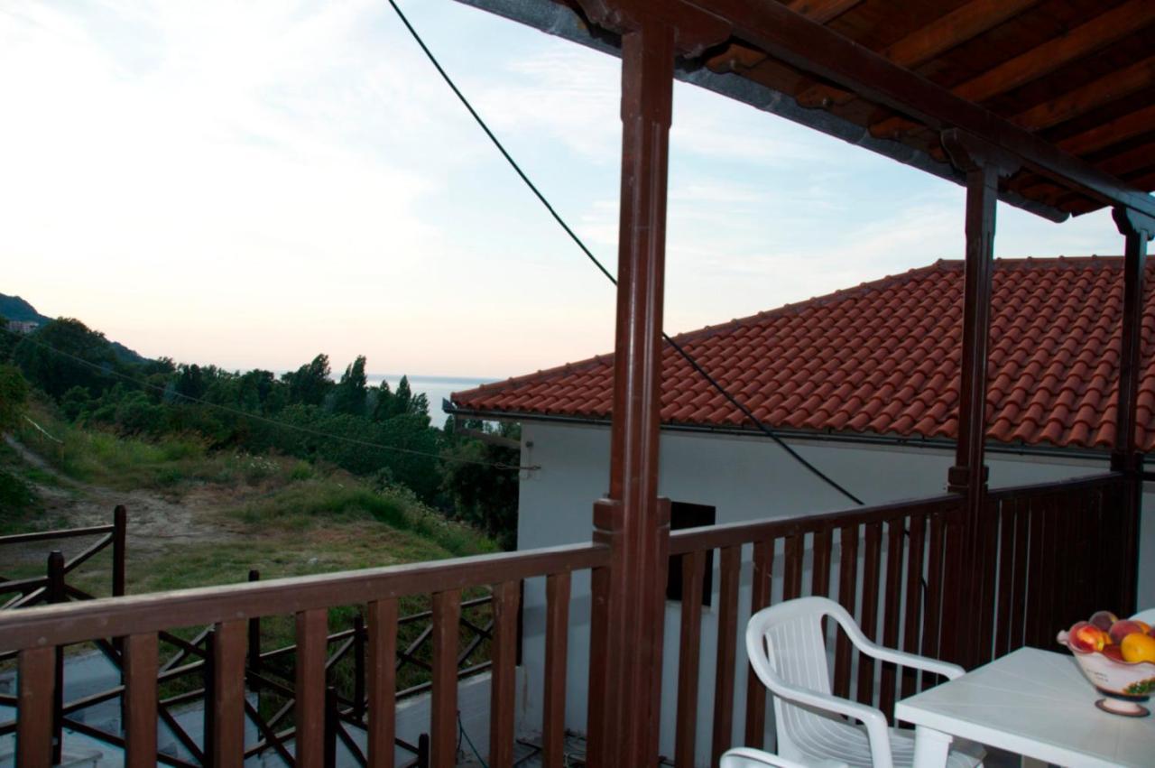 Karaoulanis Aparthotel