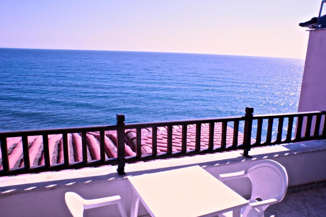 Aparthotel Karaoulanis 2*
