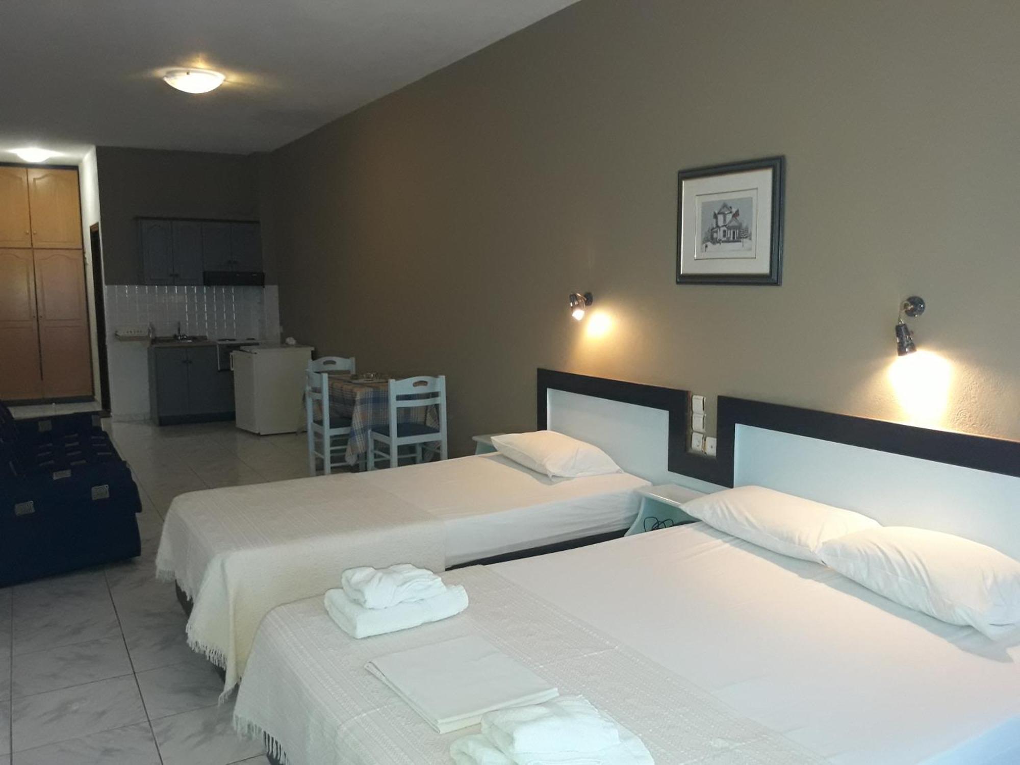 Karaoulanis Aparthotel 2*