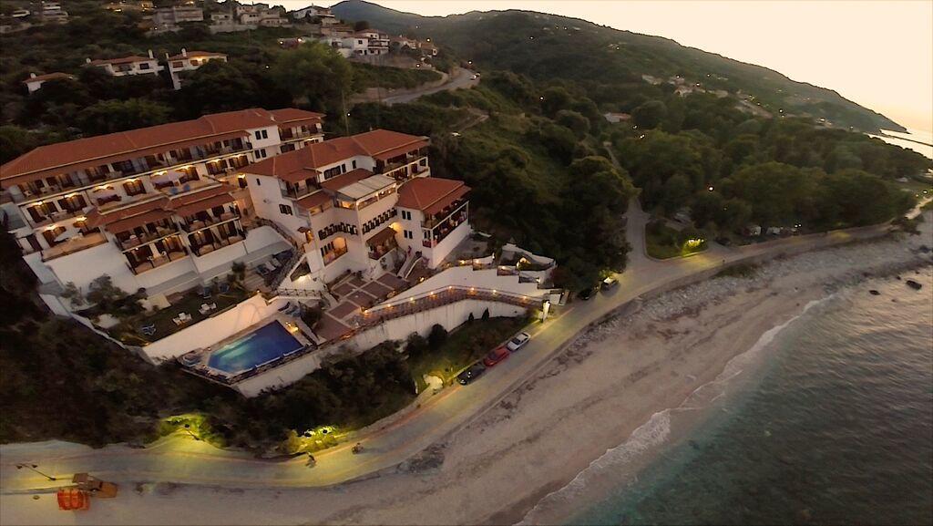 Aparthotel Karaoulanis 2*