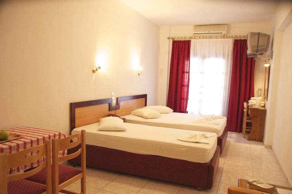 Aparthotel Karaoulanis