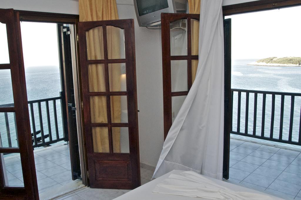 Aparthotel Karaoulanis 2*